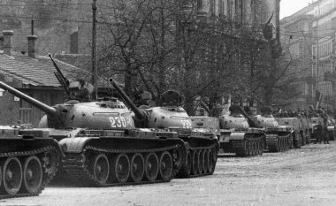Putin thotë se dërgimi i tankeve sovjetike në Hungari dhe Çekosllovaki ishte një gabim