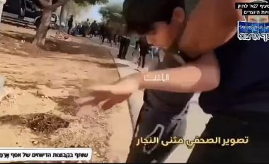 Momenti kur militantët e Hamasit nën kërcënimin e armës rrëmbejnë izraelitin 10-vjeçar