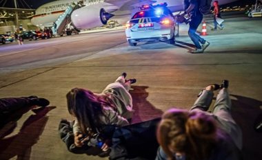 Alarm për sulme ajrore, evakuohet aeroplani ku gjendej kancelari gjerman në Tel Aviv – disa u detyruan të shtriheshin në pistë