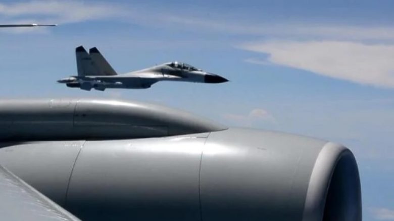 Pentagoni publikon pamjet e interceptimit të aeroplanëve kinezë
