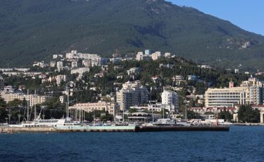 Rusët shesin për 480 mijë dollarë apartamentin e Volodymyr Zelenskyt në Krime