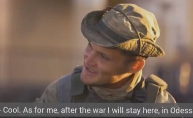 Kremlinit po i mungojnë ushtarët, me reklamën e fundit tentojnë të joshin të rinjtë duke u premtuar prona në Ukrainë