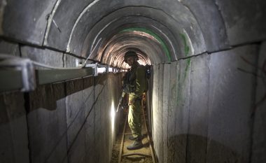 “Hamasi operon dhe fshihet poshtë spitalit më të madh në Rripin e Gazës”, thotë Izraeli