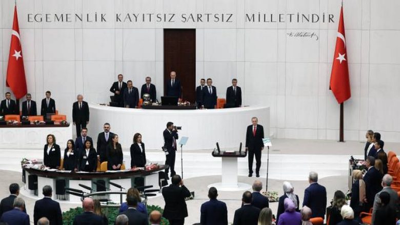 Erdogan paraqet mocionin për të zgjatur mandatin e trupave turke në Siri dhe Irak