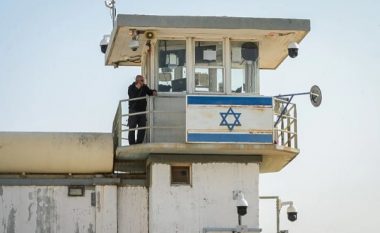 Palestinezi i dënuar për terrorizëm kryente marrëdhënie intime me disa gardiane izraelite