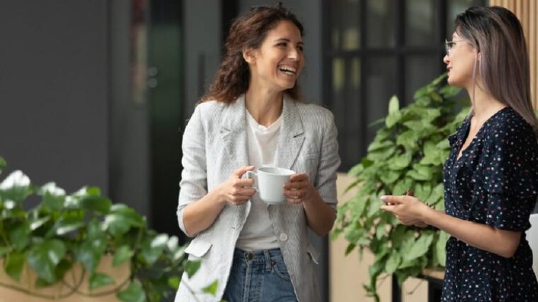 Katër sugjerime për dukjen më të mirë kur shkoni në zyrë, por edhe për kafe me miqtë