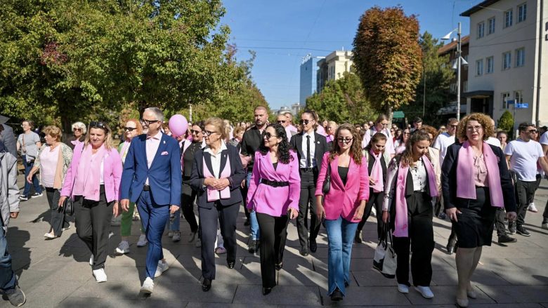 Osmani: Tetori rozë, muaj që shërben për ngritjen e vetëdijes për rrezikun e kancerit të gjirit