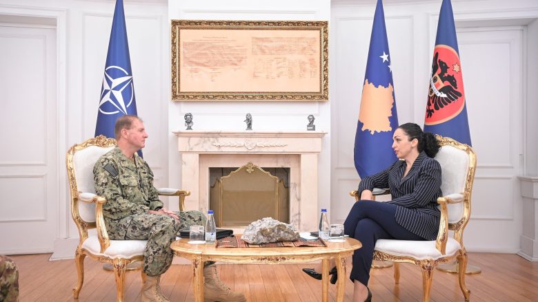 Osmani takoi Admiralin e NATO-s: Rritja e sigurisë nga KFOR-i përgjatë kufirit Kosovë-Serbi, e nevojshme për të parandaluar përsëritjen e sulmit të 24 shtatorit