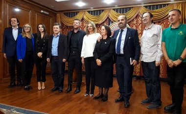 Familja e Adem Demaçit takohet me familjen e ish-presidentit Ibrahim Rugova