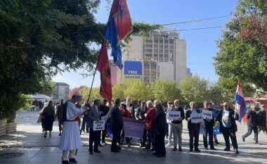 Protestë në Prishtinë kundër politikave agresive të Serbisë ndaj vendbanimeve shqiptare në Luginë