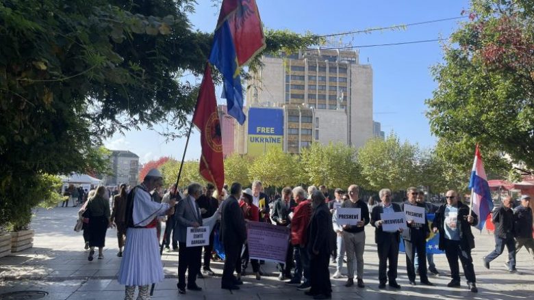 Protestë në Prishtinë kundër politikave agresive të Serbisë ndaj vendbanimeve shqiptare në Luginë