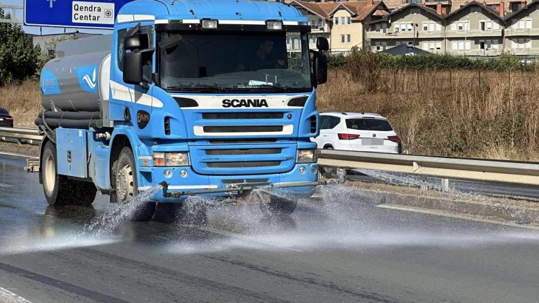 Pastrohen rrugët në hyrje-dalje të Prishtinës, komuna dhe MMPHI-ja dakordohen që ky aktivitet të vazhdoj edhe në javët tjera