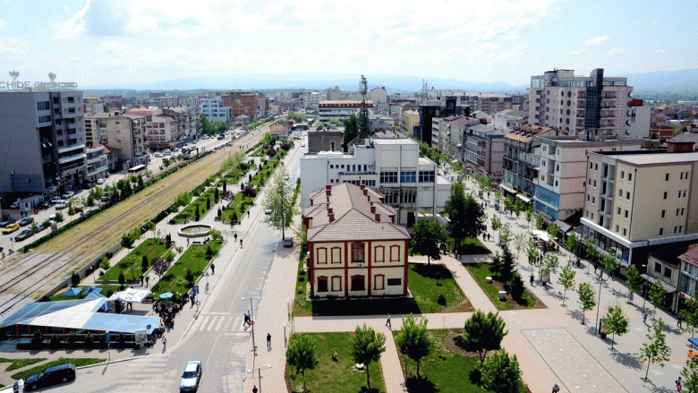 Dy rrugë në Ferizaj do të mbyllen për qarkullim nesër dhe pasnesër – shkak asfaltimi i tyre