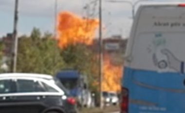 Shpërthim në një mjet transportues në rrugën Arbënor dhe Astrit Dehari pranë QKUK në Prishtinë