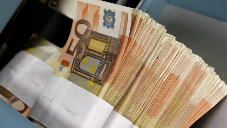 Dita Botërore e Kursimit, qytetarët e Kosovës kanë 609 milionë euro depozita të kursimit