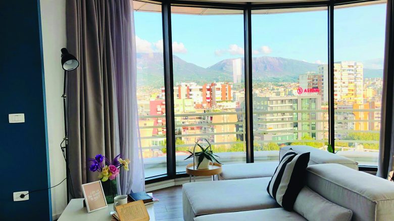 Çfarë duhet të bëjnë nga 1 nëntori shqiptarët që japin apartamente me qira me Booking