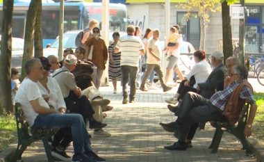 “Jemi të varfër dhe duam vëmendje”, 92 mijë të moshuar në Shqipëri të vetmuar