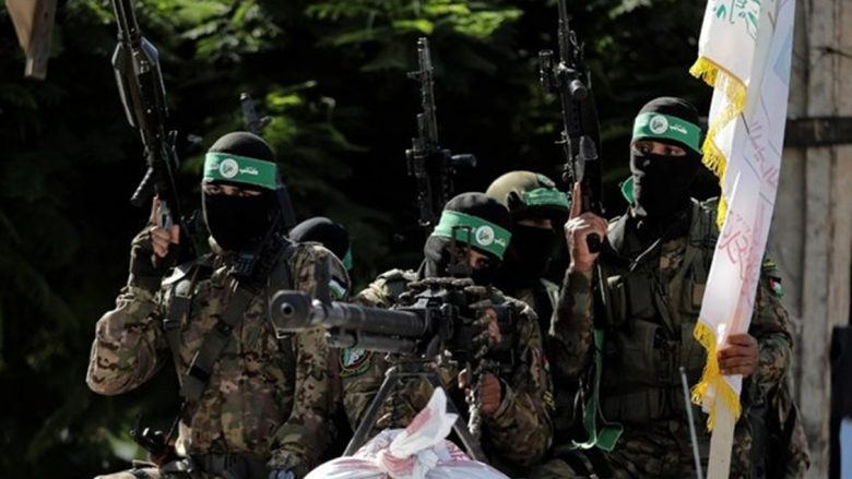 Hamasi thotë se nuk do të diskutojë fatin e ushtarëve izraelitë që po mban peng derisa të përfundojë “agresioni”
