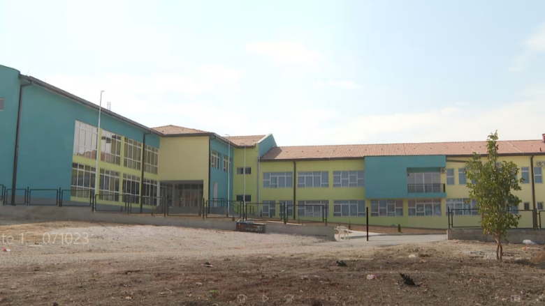 Asgjë nga premtimi për hapjen e objektit të ri shkollor në Vizbeg