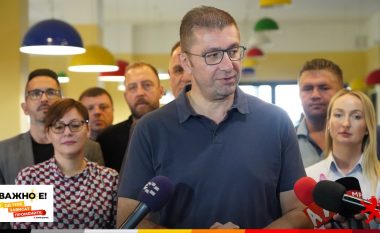 Mickoski: Pres që Fon Der Lajen të thotë se Maqedoni do fillojë negociatat pa kushte
