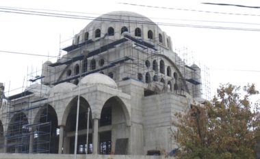 Xhamia “Mëshira” në Çair në mëshirë të fatit, u nis në 2017-tën dhe duhet të përfundonte për 2 vjet e gjysmë