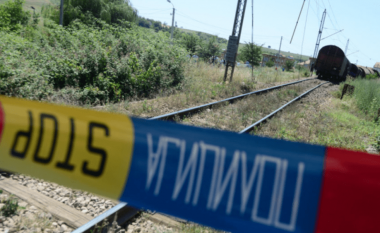 Aksident hekurudhor, treni Shkup – Negotinë goditi një objekt