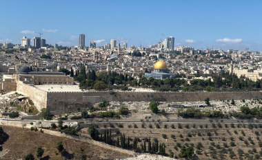 Goditje të forta u dëgjuan pranë Qytetit të Vjetër të Jerusalemit, pak para lutjeve të së premtes