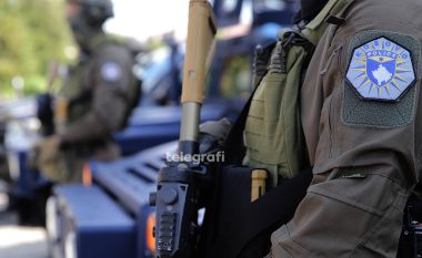 Telefona, pistoletë, fishekë e municion jozyrtar – provat që sekuestroi Prokuroria gjatë aksionit në veri ku u arrestuan nëntë persona zyrtarë
