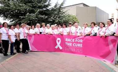 “Race for the cure”, në Gjakovë mbahet aktivitet për ndërgjegjësimin e grave për kancerin e gjirit