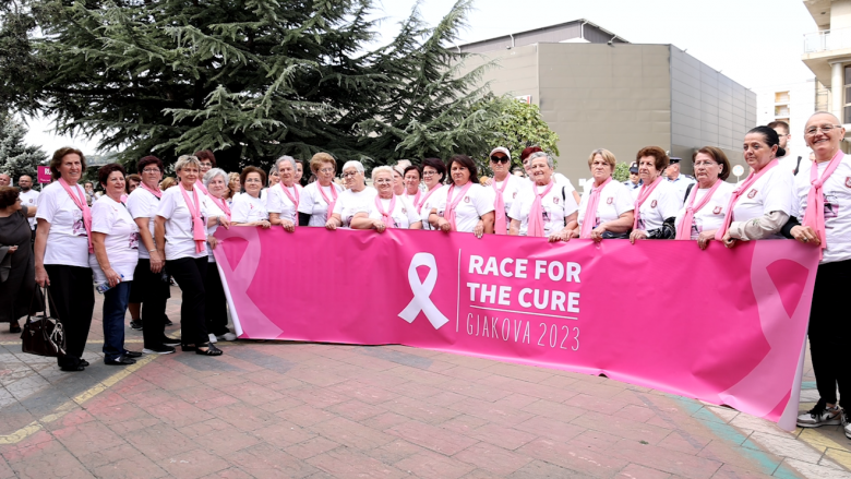 “Race for the cure”, në Gjakovë mbahet aktivitet për ndërgjegjësimin e grave për kancerin e gjirit