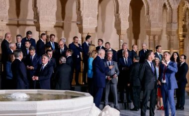 “Politico”: Samiti i Granadës pa rezultate, përpjekje të kota për të ulur tensionet mes Kosovës dhe Serbisë