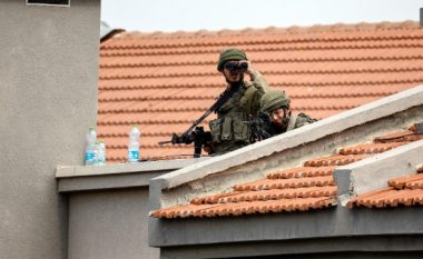 IDF paralajmëron Hamasin pasi militantët kërcënuan se do të vrasin pengjet nëse Izraeli nuk ndalon sulmet në Gaza