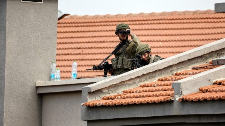 IDF paralajmëron Hamasin pasi militantët kërcënuan se do të vrasin pengjet nëse Izraeli nuk ndalon sulmet në Gaza