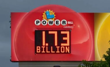 Një lojtar në Kaliforni fiton 1.76 miliard dollarë në Powerball – xhekpotin e dytë më të madh të lotarisë në histori