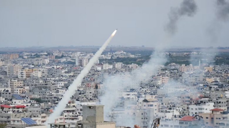Lufta mes Izraelit dhe Hamasit: Yjet e famshme që shprehën mbështetjen e tyre përmes rrjeteve sociale