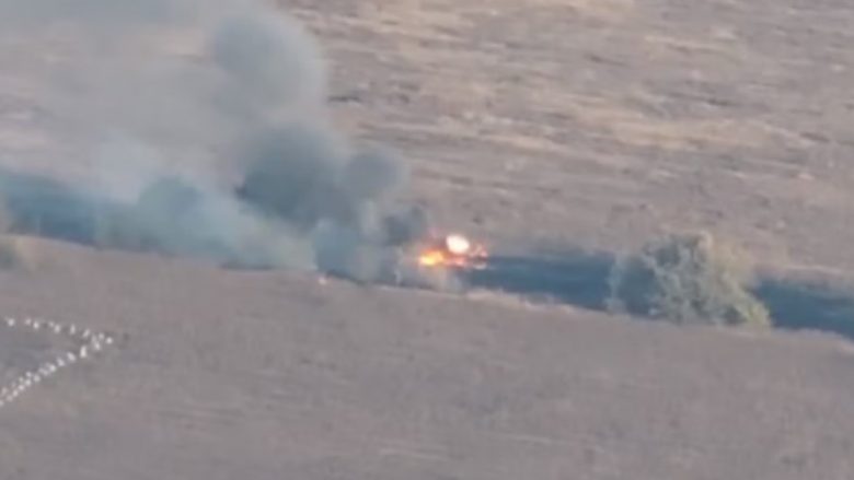 Rusia ka humbur shumë të tillë – pamje të helikopterit Mi-8 të përfshirë nga zjarri, pasi u godit nga forcat ukrainase