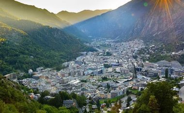 Pse Andorra “është lodhur nga të huajt e pasur”?