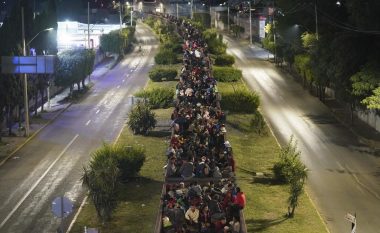 Presidenti i Meksikës thotë se 10,000 emigrantë në ditë shkojnë drejt kufirit me SHBA-në