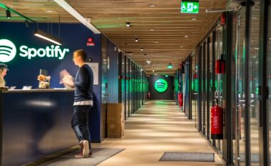 Si po e shfrytëzojnë bandat suedeze Spotify për të pastruar paratë?
