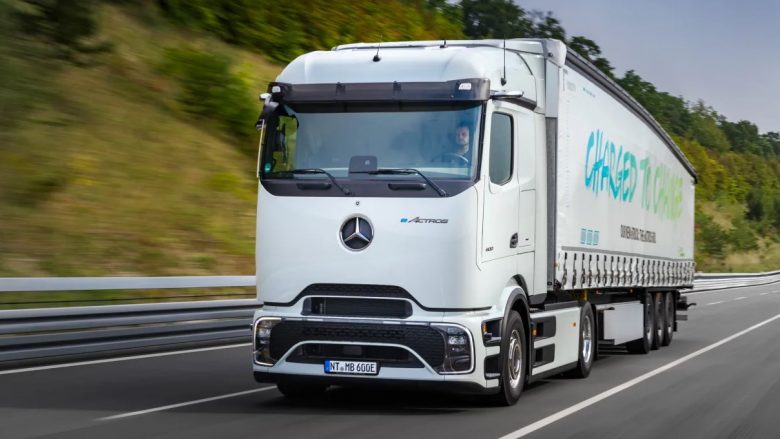 Mercedes-Benz prezanton kamionin elektrik eActros 600 për distanca të gjata – deri në 500 kilometra me një karikim