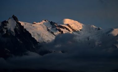 Mali më i lartë i Francës “Mont Blanc” është ‘tkurrur’ për mbi dy metra lartësi gjatë dy viteve të fundit