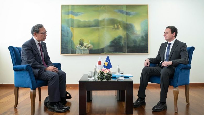 Kurti me ambasadorin e Japonisë flasin për lëvizjet ushtarake të Serbisë në kufi