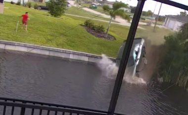 “Një seri vendimesh të këqija nga shoferi” – Dodge Challenger fluturon dhe bie në një kanal të Floridas