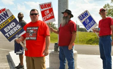 UAW nuk e zgjeron grevën, por tregon që ata pothuajse e mbyllën fabrikën e GM në Arlington