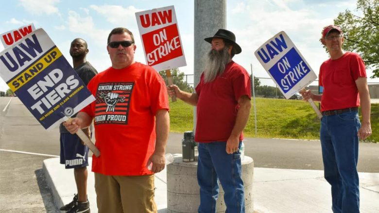 UAW nuk e zgjeron grevën, por tregon që ata pothuajse e mbyllën fabrikën e GM në Arlington