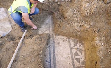 Zbulohet mozaiku i rrallë gjatë gërmimeve për rindërtimin e shkollës në Durrës