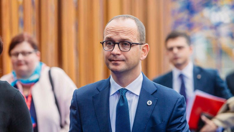 Bushati: Sulmi terrorist i 24 shtatorit, këmbanë e fortë alarmi – në Shqipëri të ketë unitet politik për Kosovën