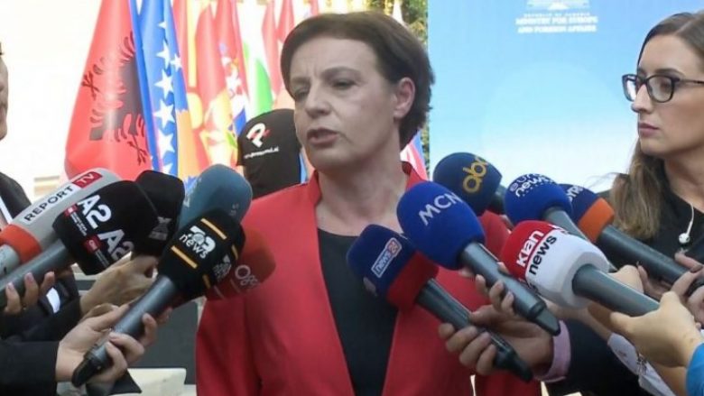 Gërvalla nga Tirana: Bashkësia ndërkombëtare të vendosë sanksione ndaj Serbisë