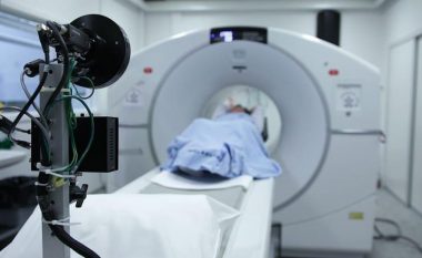 Zvogëlohet lista e pritjes për Rezonancë Magnetike (MRI) në QKUK