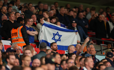 Liga Premier merr vendim për flamujt e Izraelit dhe Palestinës në ndeshje
